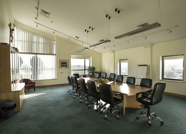 专业办公室装修公司如何为客户选择地板？