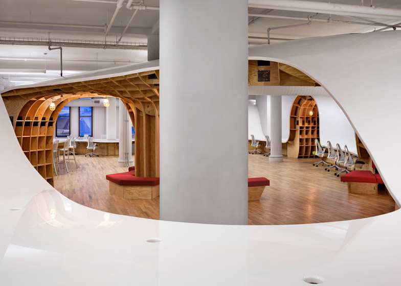 Clive-Wilkinson-Architects-Super-Desk-at-Barbarian-Offices_dezeen_784_8