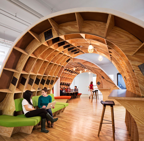 Clive-Wilkinson-Architects-Super-Desk-at-Barbarian-Offices_dezeen_468_2